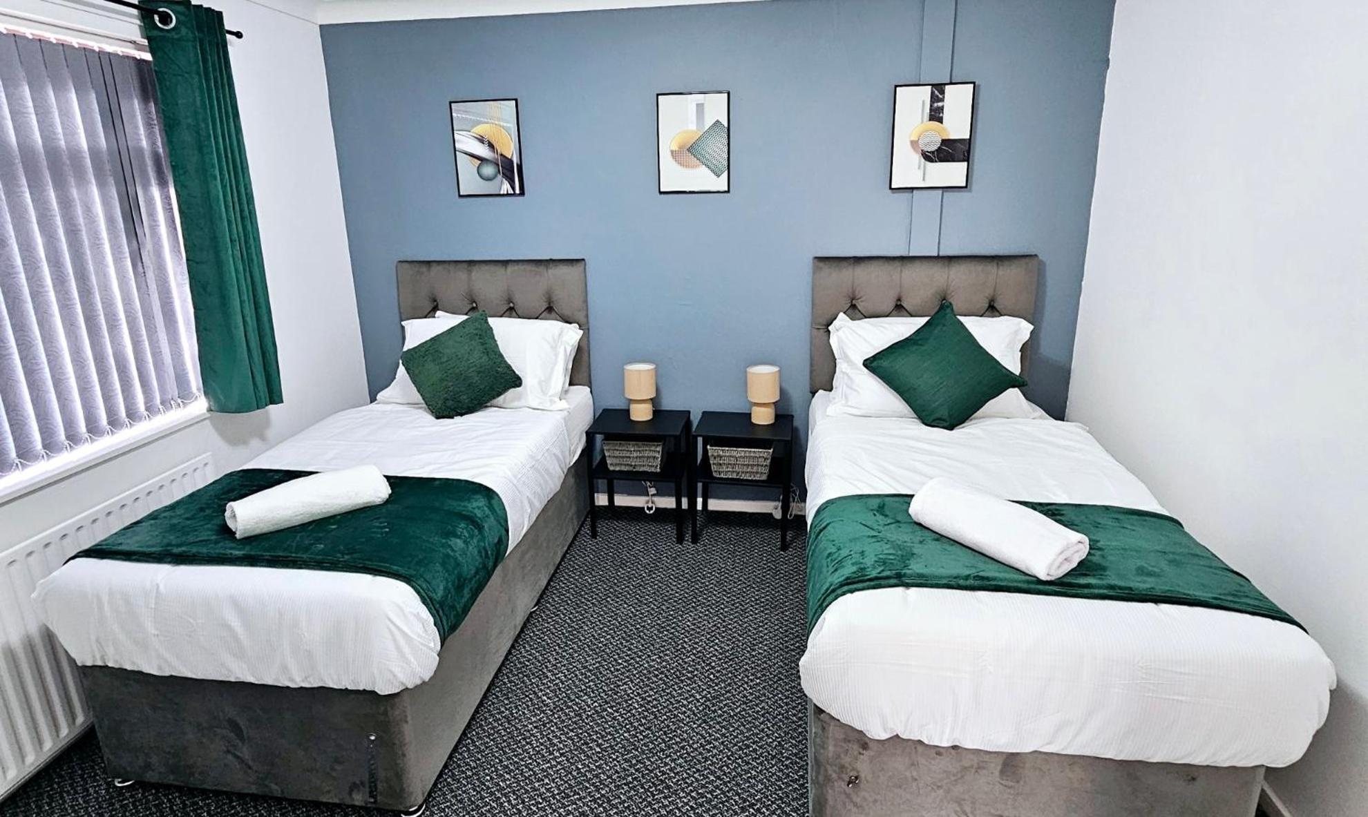 Lushstay Telford - Families, Contractors & Group Of Friends, Long Term Stay 外观 照片