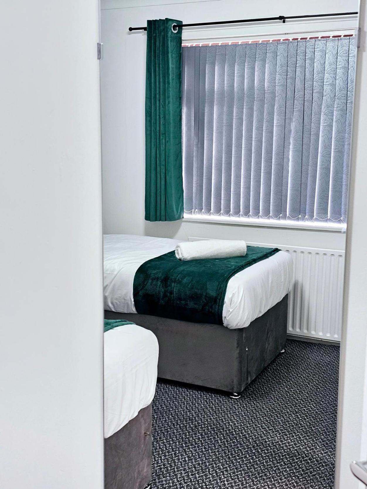 Lushstay Telford - Families, Contractors & Group Of Friends, Long Term Stay 外观 照片