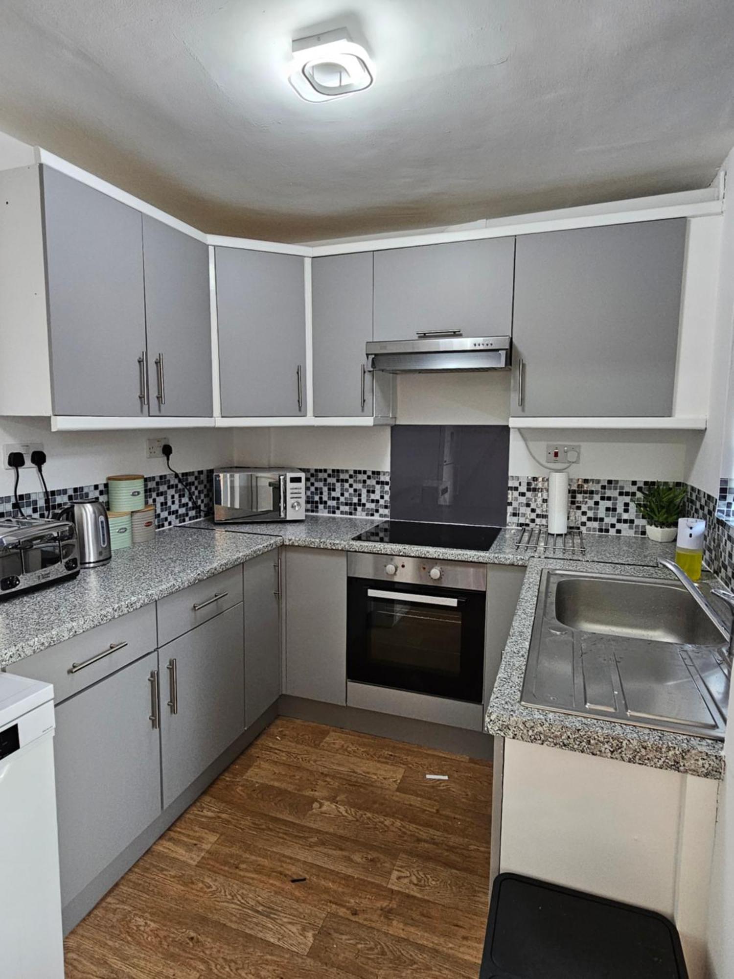 Lushstay Telford - Families, Contractors & Group Of Friends, Long Term Stay 外观 照片